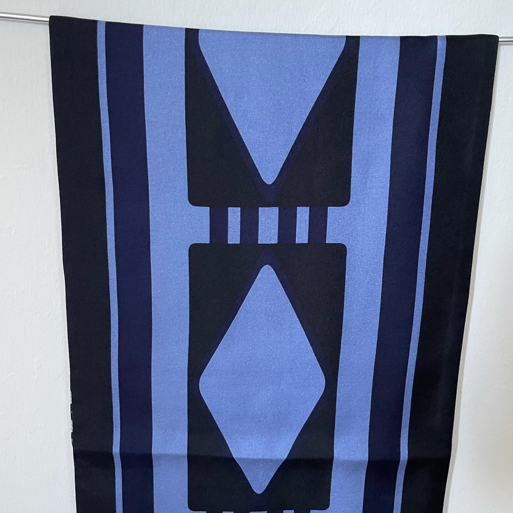 Scarf - Picture 2 of 7